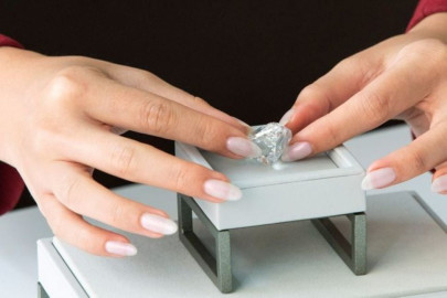 sotheby s offers rare pear shaped diamond for purchase with cryptocurrency