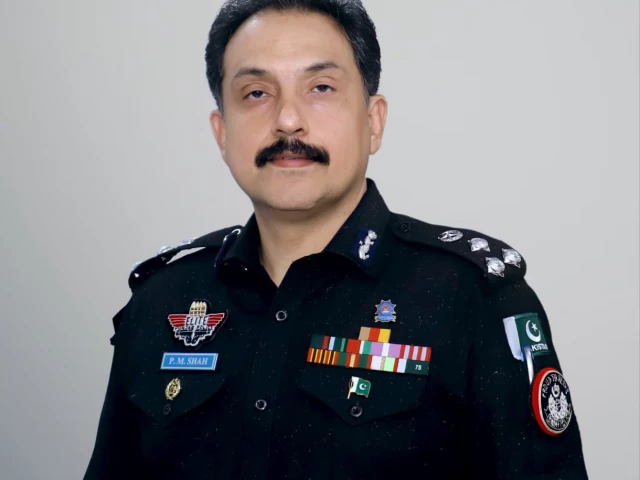 traffic police dig peer muhammad shah traffic police dig peer muhammad shah