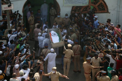 dilip kumar laid to rest with full state honours