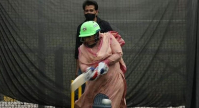 firdous ashiq awan offers to coach women cricketers firdous ashiq awan offers to coach women cricketers