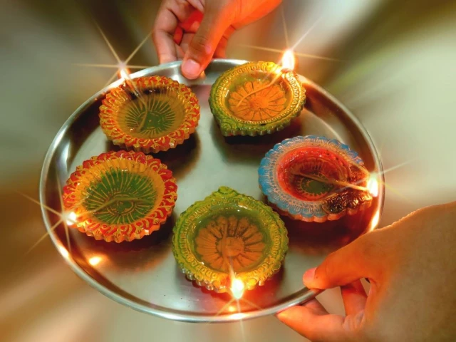 traditional lamps to light up in diwali celebrations photo pixabay