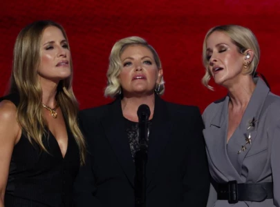 the dixie chicks return to politics after republican ban perform national anthem at dnc