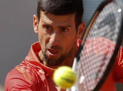 djokovic untroubled at french open as fans hit by alcohol ban djokovic untroubled at french open as fans hit by alcohol ban