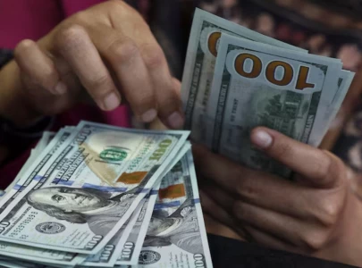 us rates likely to stay higher for longer squeezing consumers us rates likely to stay higher for longer squeezing consumers