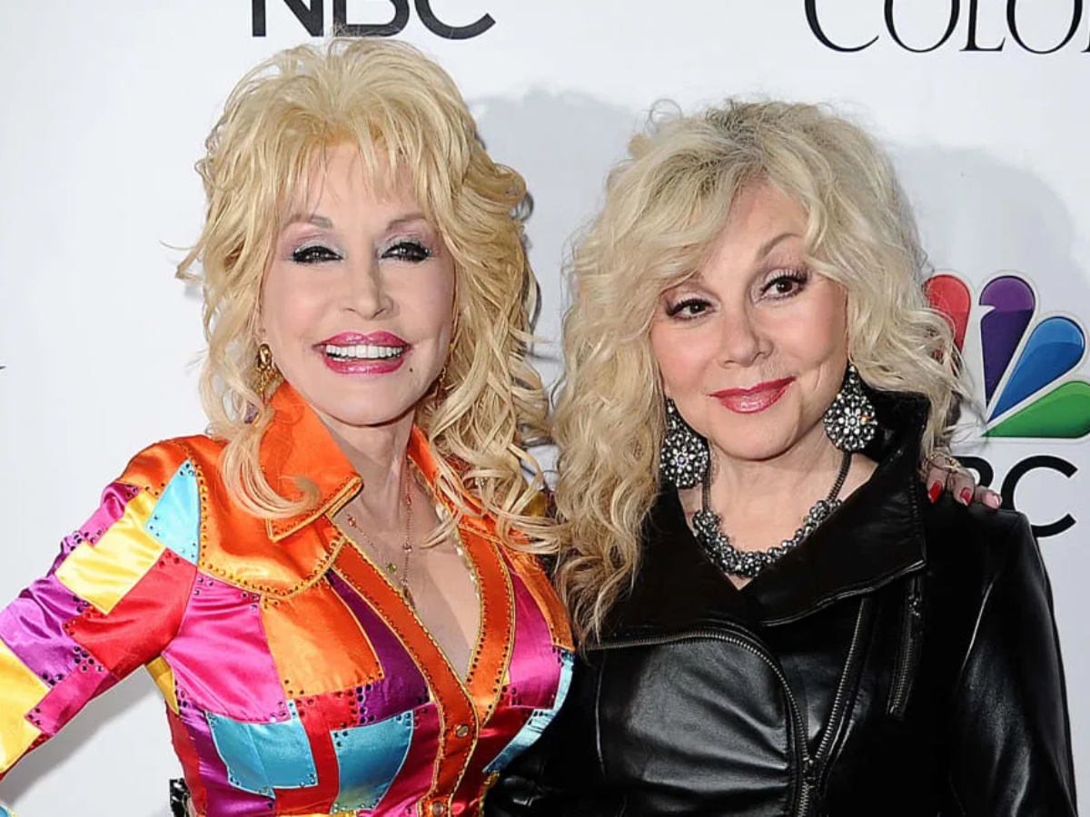 Dolly Parton's sister Freida clarifies health update after asking fans to  pray for the country star