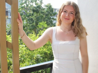 dominique mcshain kiwi influencer dies at 21 after colon cancer battle husband shares tribute