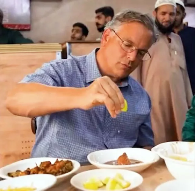 watch us envoy indulges in karachi s burns road delicacies watch us envoy indulges in karachi s burns road delicacies
