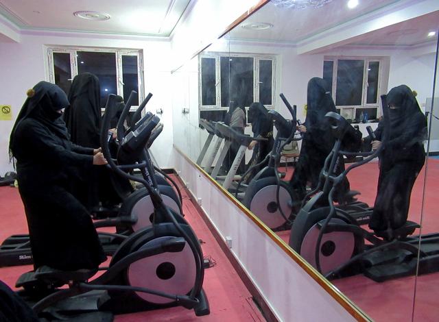 Afghan women exercise in a fitness gym in Kandahar, Afghanistan September 16, 2020. REUTERS