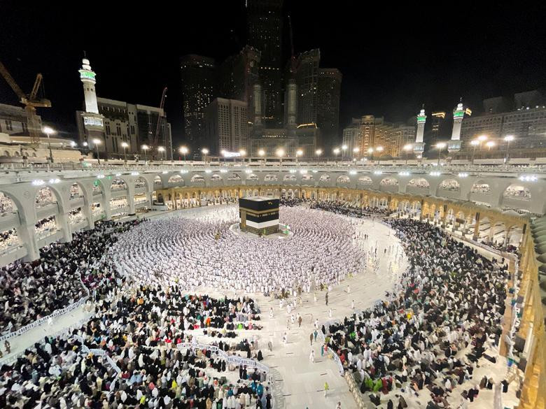 Photo of Muslim pilgrims flock to Mecca for first post-pandemic haj
