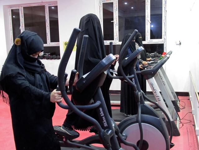 Afghan women exercise in a fitness gym in Kandahar, Afghanistan September 16, 2020. REUTERS