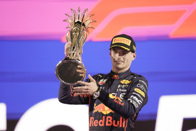 verstappen bounces back with saudi arabian win