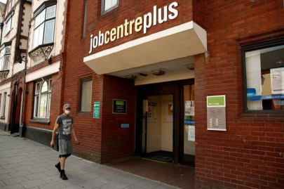 uk jobless rate rises for first time since covid 19 lockdown