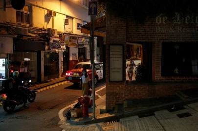 hong kong extends virus restrictions to ban gatherings of more than two people