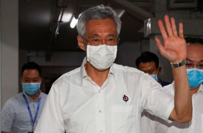 singapore pm receives first dose of covid 19 vaccine