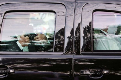 trump trip from hospital to wave at fans endangers others doctor warns trump trip from hospital to wave at fans endangers others doctor warns