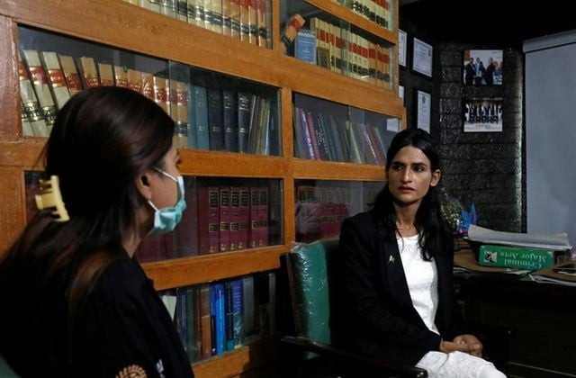 pakistan s first transgender lawyer goes from begging to fighting in court pakistan s first transgender lawyer goes from begging to fighting in court