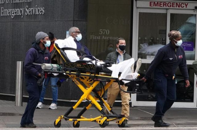 americans celebrate christmas eve under spiraling covid pandemic