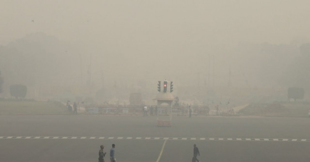 a view of rajpath is seena view of rajpath is seen on a smoggy day in new delhi india november 12 2021 reuters on a smoggy day in new delhi india november 12 2021 reuters