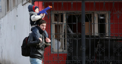 ukraine refuses to surrender mariupol as russia warns of humanitarian catastrophe