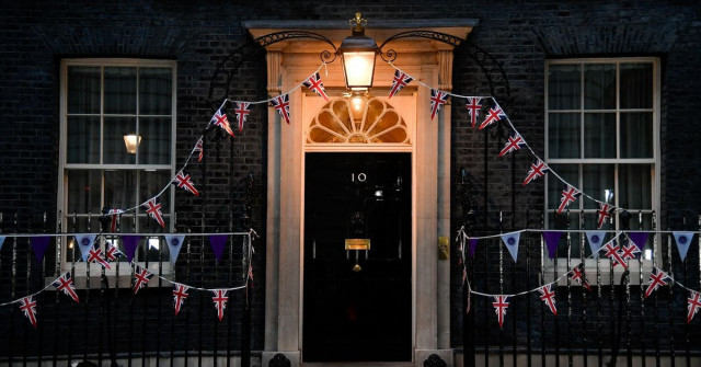 a general view of the front of 10 downing street following the result of the no confidence vote on british prime minister boris johnson in london britain june 6 2022 reuters a general view of the front of 10 downing street following the result of the no confidence vote on british prime minister boris johnson in london britain june 6 2022 reuters