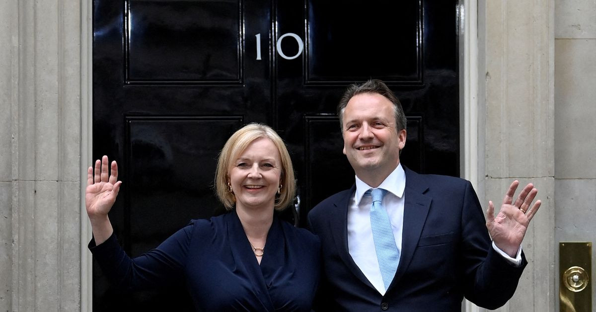 Photo of Liz Truss's cabinet is Britain's first without white man in top jobs