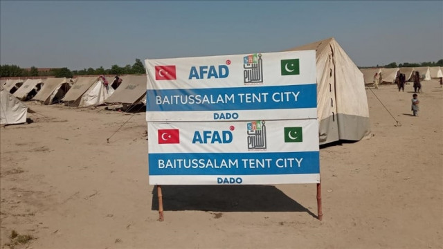 turkish pakistani relief agencies share burden of flood victims turkish pakistani relief agencies share burden of flood victims