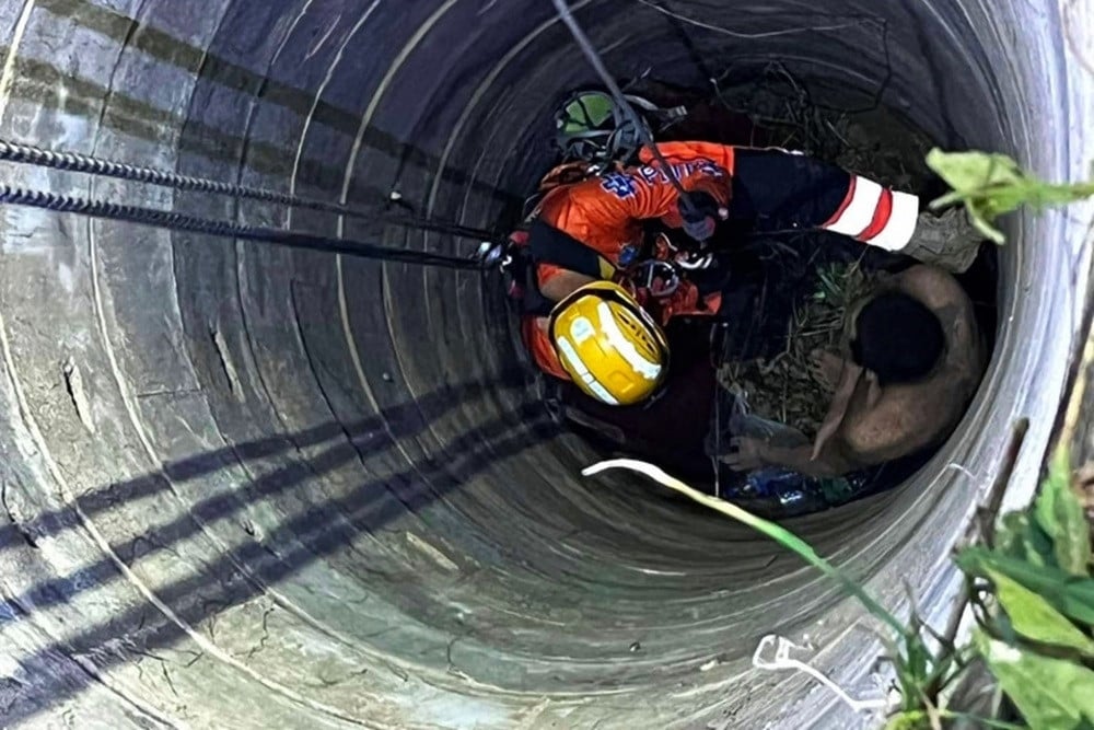 a chinese man spent three days trapped in a 12 metre deep abandoned well in a remote forest in thailand with his calls for help mistaken by villagers for ghostly noises photo facebook mae sot pitakkarn foundation