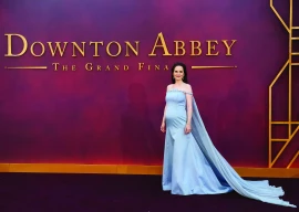 downton abbey stars tread red carpet for finale downton abbey stars tread red carpet for finale