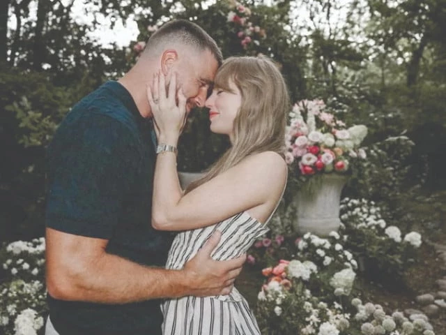 taylor swift and travis kelce photo instagram