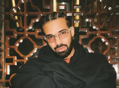 canadian karen is out of control fans react as drake files second defamation lawsuit against umg