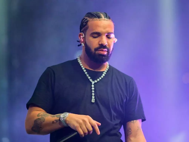 Drake calls out those who switched sides in Kendrick Lamar feud on ‘Fighting Irish’ freestyle | The Express Tribune