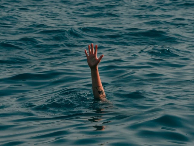 At least eight students drown at sea in western India