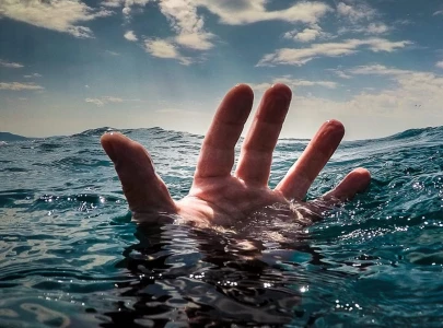 man drowns trying to save son man drowns trying to save son