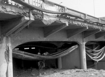 drug addicts chew into historic teen hatti bridge drug addicts chew into historic teen hatti bridge