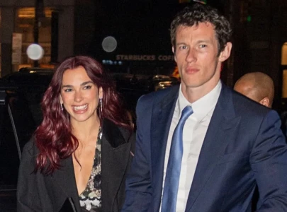 dua lipa and callum turner pack on the pda during nyc date night dua lipa and callum turner pack on the pda during nyc date night