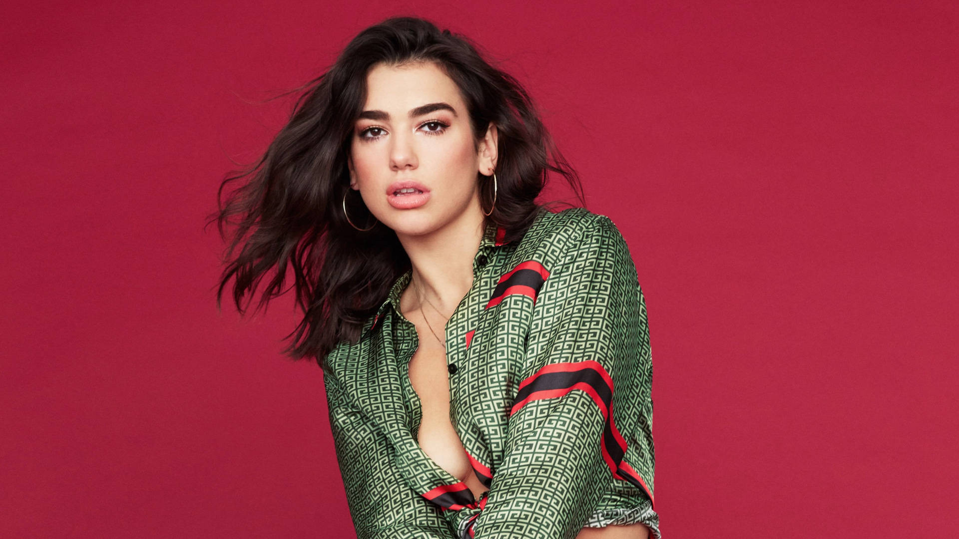 Dua Lipa Calls for a Ceasefire in Gaza, Urges World Leaders to Take Action