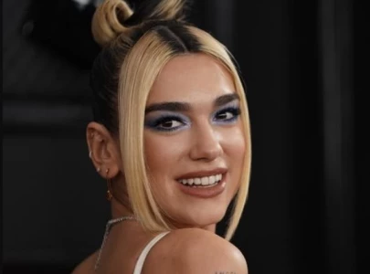 dua lipa s phone controversy in brazil fans question whether the singer prefers iphone over android dua lipa s phone controversy in brazil fans question whether the singer prefers iphone over android