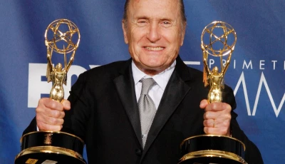actor robert duvall holds the two emmy awards he won as outstanding lead actor in a mini series or movie for broken trail and as executive producer for broken trail which won for outstanding mini series at the 59th primetime emmy awards in los angeles california september 16 2007 photo reuters