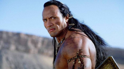 dwayne johnson announces the scorpion king reboot