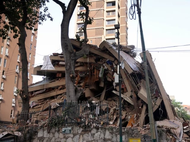 A general view of a collapsed building after earthquakes hit the country, in Caracas, Venezuela, June 25, 2026. Photo: REUTERS
