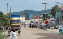 who reports 906 suspected cases and 223 suspected deaths from bundibugyo strain of ebola