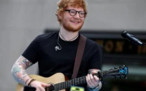 ed sheeran surprises boston pub crowd with st patrick s day performance