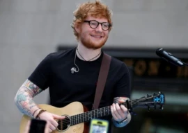 ed sheeran surprises boston pub crowd with st patrick s day performance