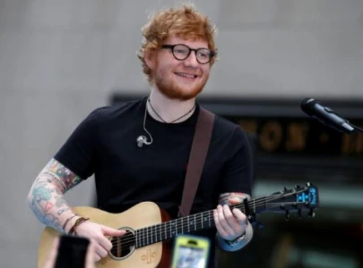 ed sheeran surprises boston pub crowd with st patrick s day performance