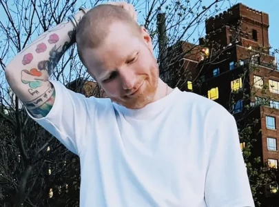 ed sheeran debuts buzz cut calls it a fresh start