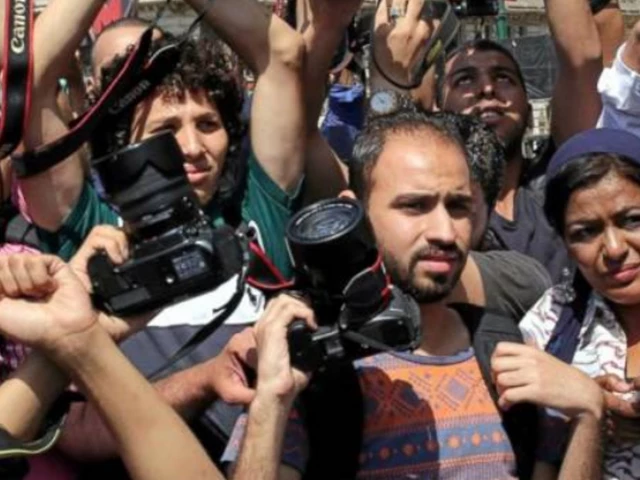 egyptian journalists stage sit in over detention of six reporters egyptian journalists stage sit in over detention of six reporters