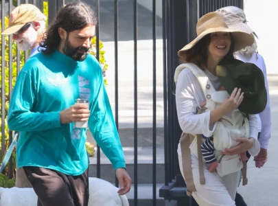 elizabeth olsen privately welcomes first child with husband robbie arnett