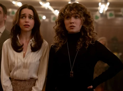 game of thrones emilia clarke and haley lu richardson star in cold war thriller series ponies