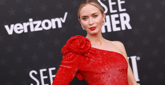 oscars 2024 a look at sparkling jewels on the red carpet oscars 2024 a look at sparkling jewels on the red carpet