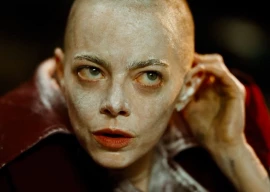 emma stone shaves head for bugonia role in yorgos lanthimos venice 2025 thriller emma stone shaves head for bugonia role in yorgos lanthimos venice 2025 thriller